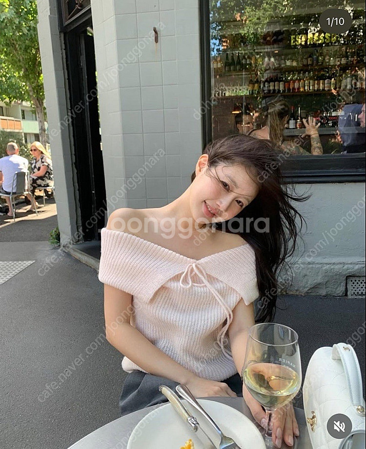 릴리코츠 오프숄더 니트 핑크 바로배송--1